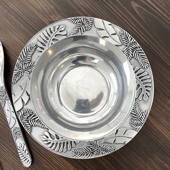 Wilton Armetale Tropical Garden Pewter Serving Bowl and Serving Fork & Spoon - Picture 13 of 16